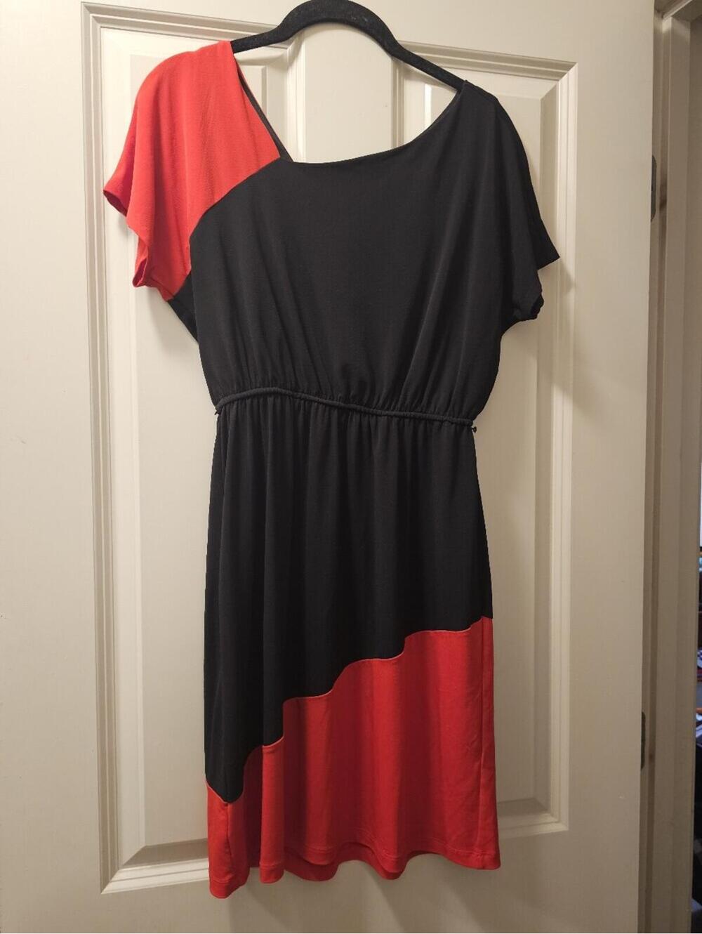 Enfocus Studio Black and Red Colorblock Midi Dress